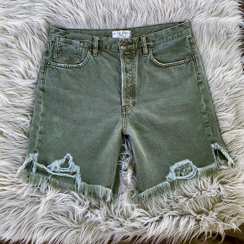 Free People We The Free Green Hi Rise Distressed Shorts 30